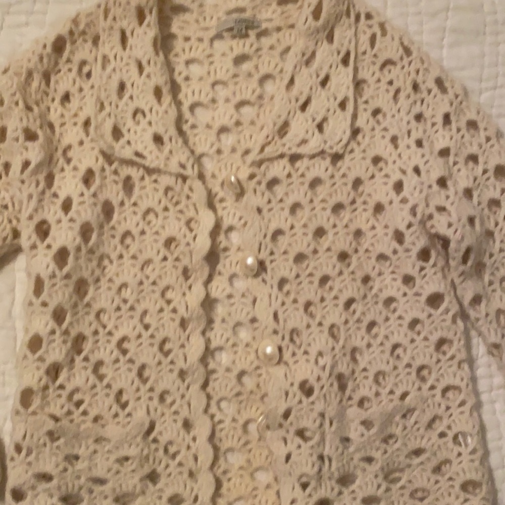 Size M Laurie B sweater $18